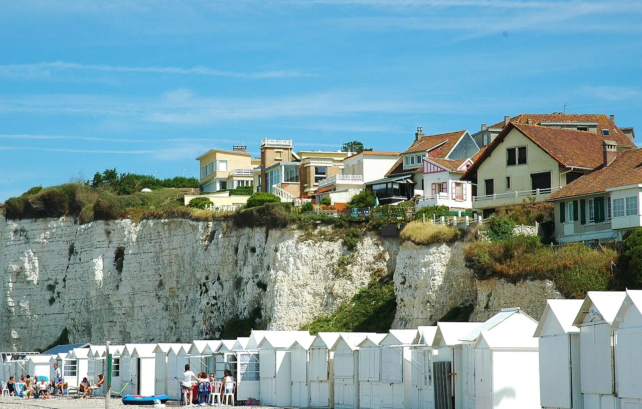 Criel-sur-Mer, maisons au-dessus des falaises